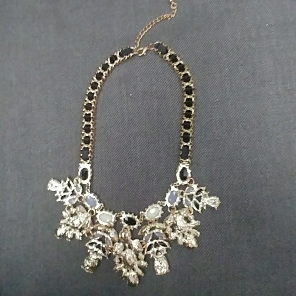 💥💥LAST DROP NWOT Statement necklace! - Picture 6 of 8